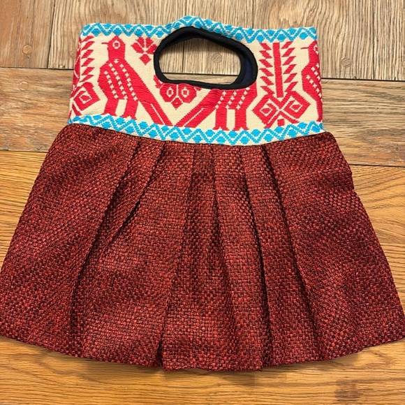 Chilean cloth pleated and hand stitched purse - Picture 1 of 6